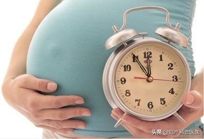 妈妈看场电影，胎儿竟然在宫内拳打脚踢，一检查发现脐带绕颈两周