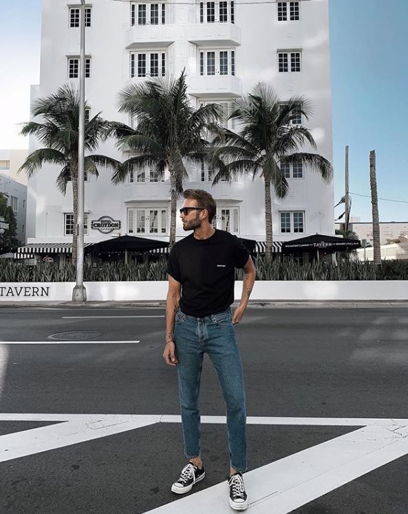 最适合搭配匡威的牛仔裤,红色高帮匡威搭白色牛仔裤韩系