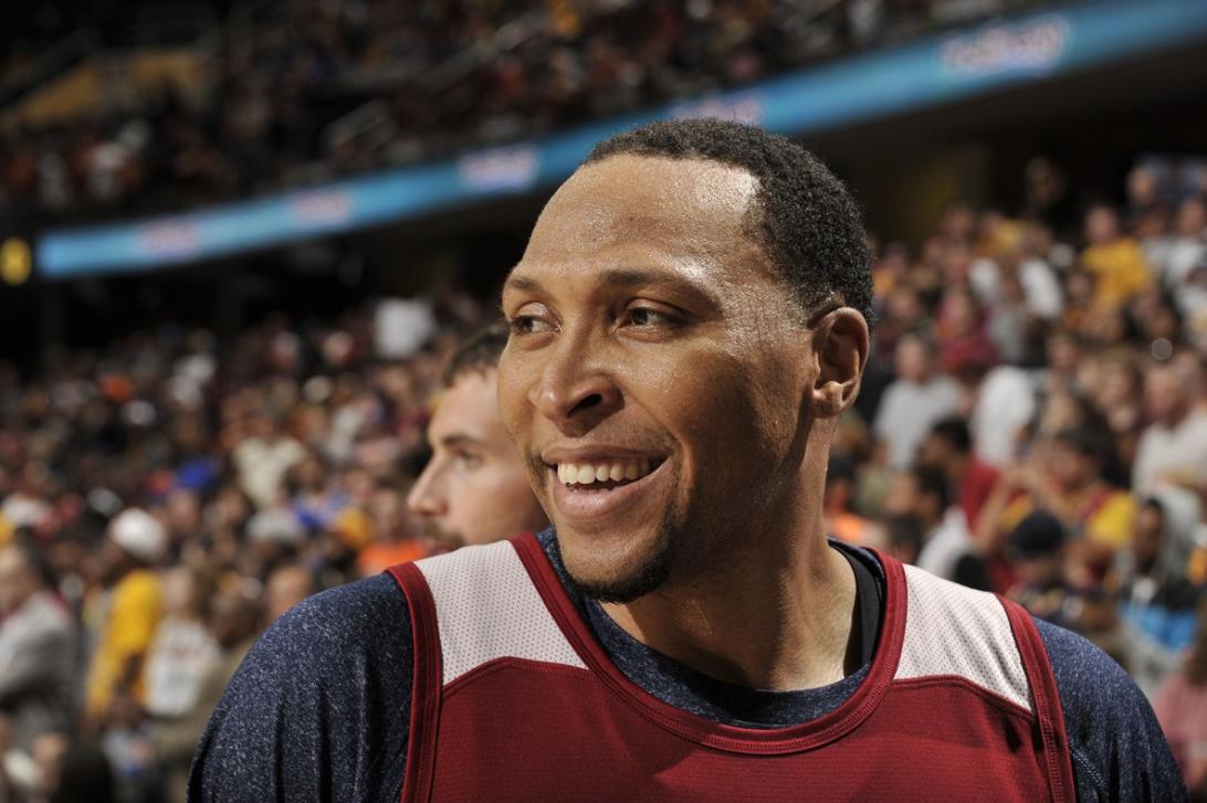 打法另类！盘点NBA十大矮壮的篮板怪物：身高不够依然强力