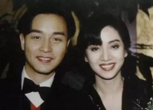 缅怀哥哥张国荣继续宠爱18年,缅怀张国荣纪念视频