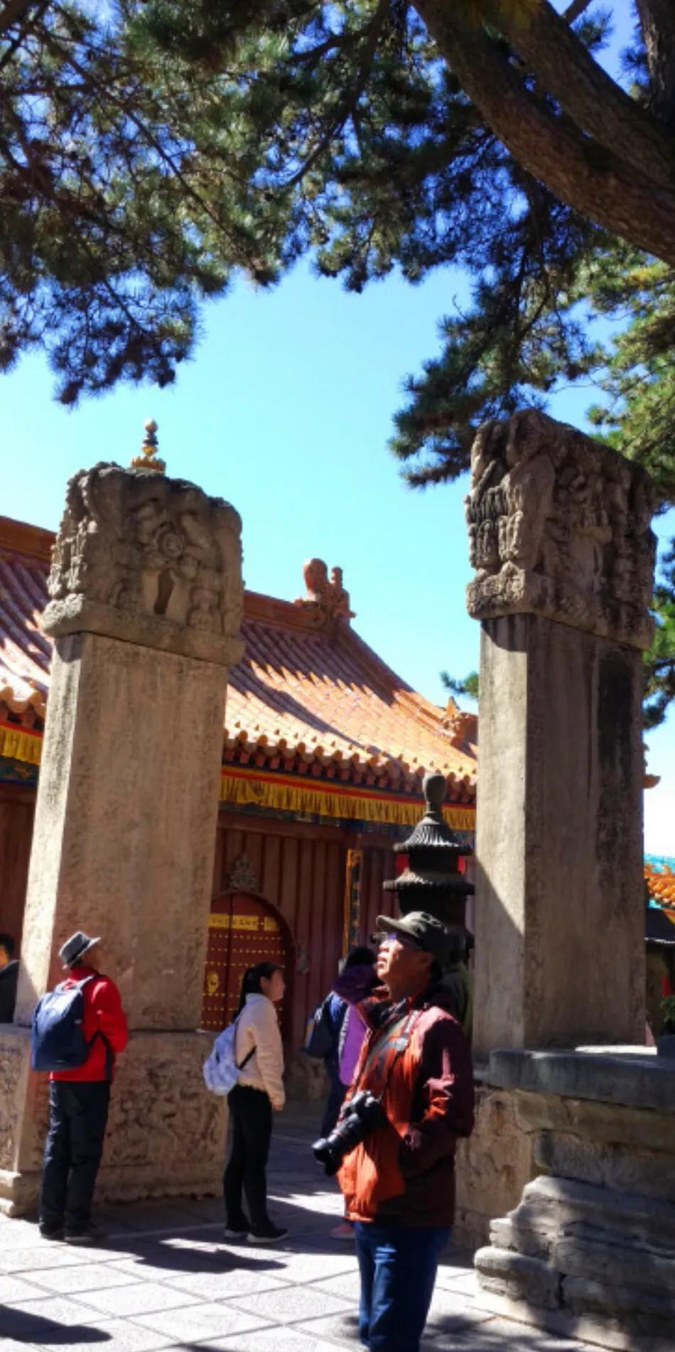 五台山菩萨顶供奉的是什么菩萨,五台山菩萨顶康熙御笔