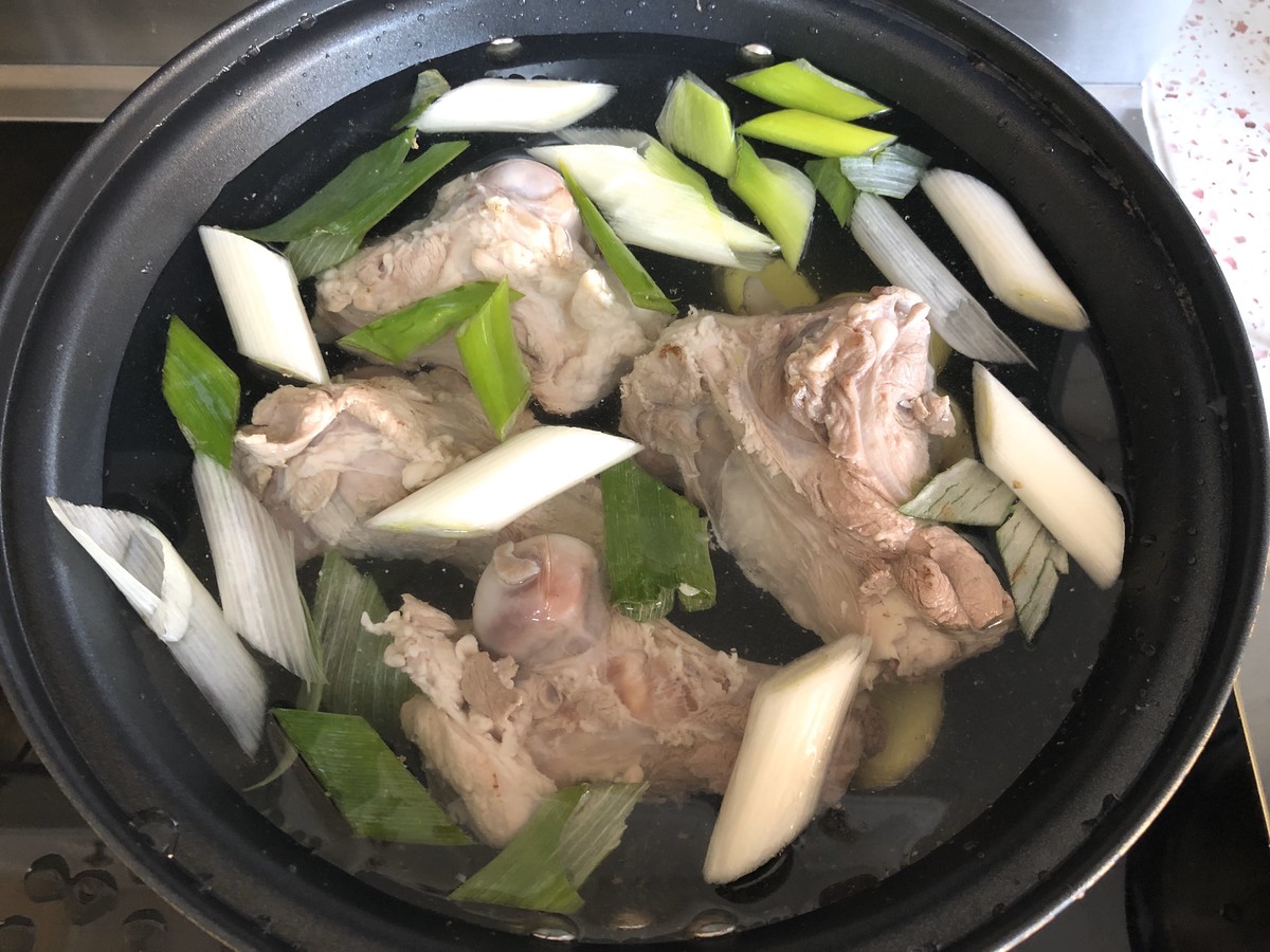 炖骨头汤记住二放二不放,炖大骨头汤时牢记两放三不放秘诀