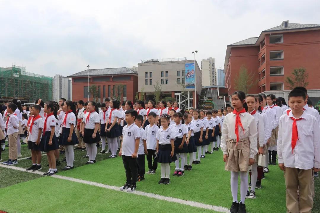 天府新区华阳小学：校园那么美，萌娃来打卡