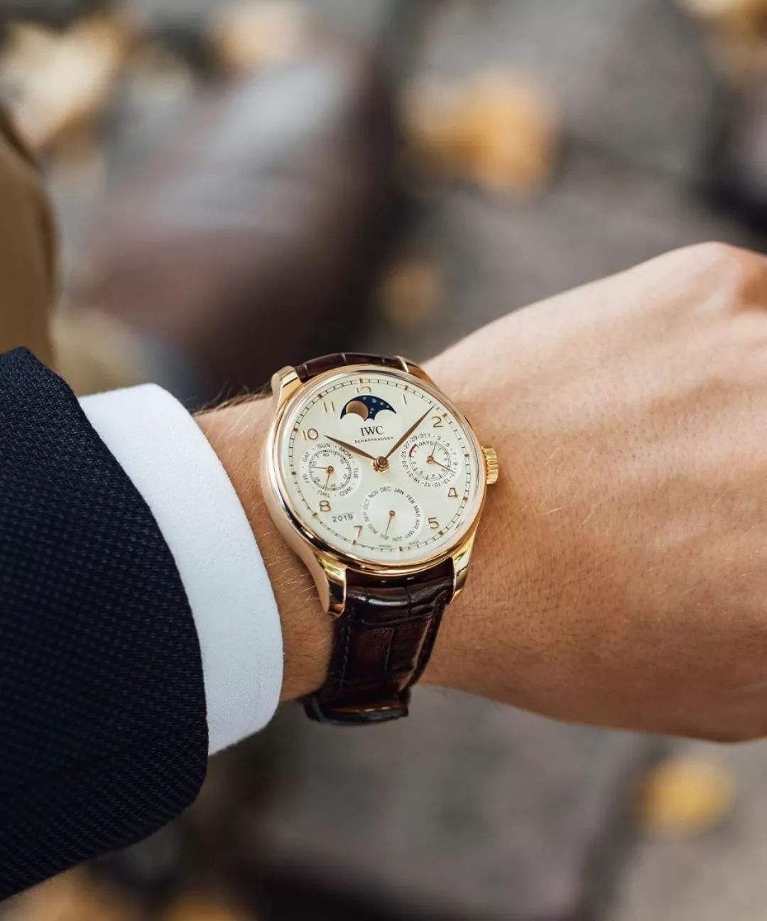 回家过年戴什么饰品好看,万国手表和浪琴哪个手表好