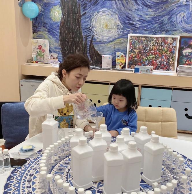 李嘉欣关之琳蔡少芬,李嘉欣关之琳蔡少芬洪欣