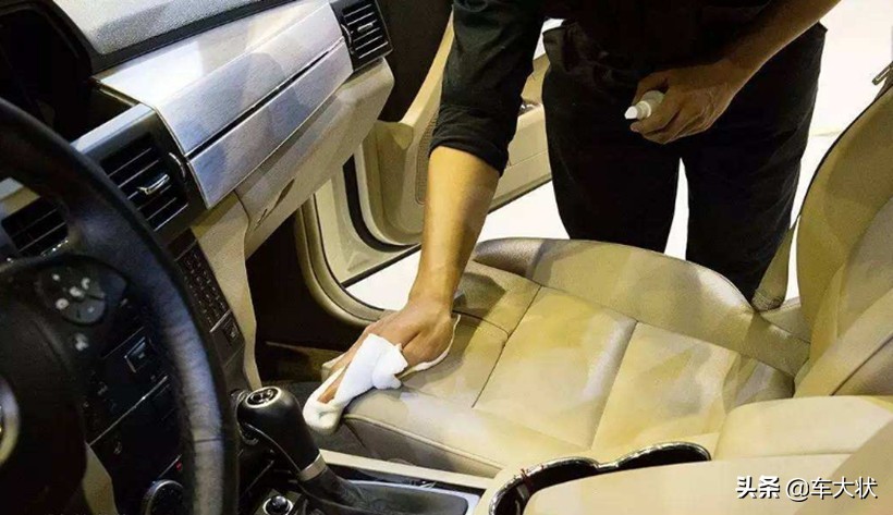 车内顶棚怎么清洗不留痕迹,车内顶棚清洗全过程