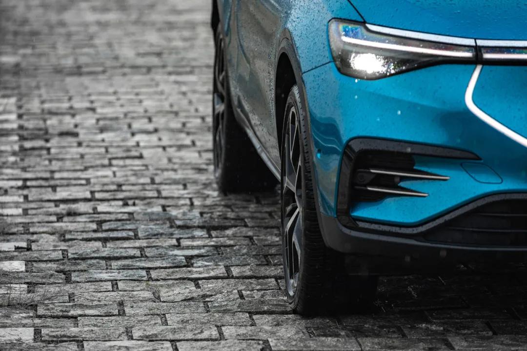 奥迪e-tron2021款50quattro豪华型,奥迪e-tron2019年最好的电动suv