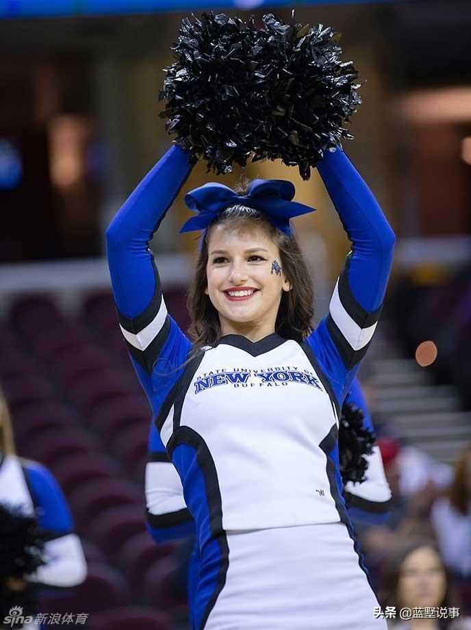 阳光下的花朵舞蹈视频,阳光下的鲜花完整版舞蹈