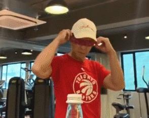 甄子丹赵文卓明星战队,瓶盖挑战火了