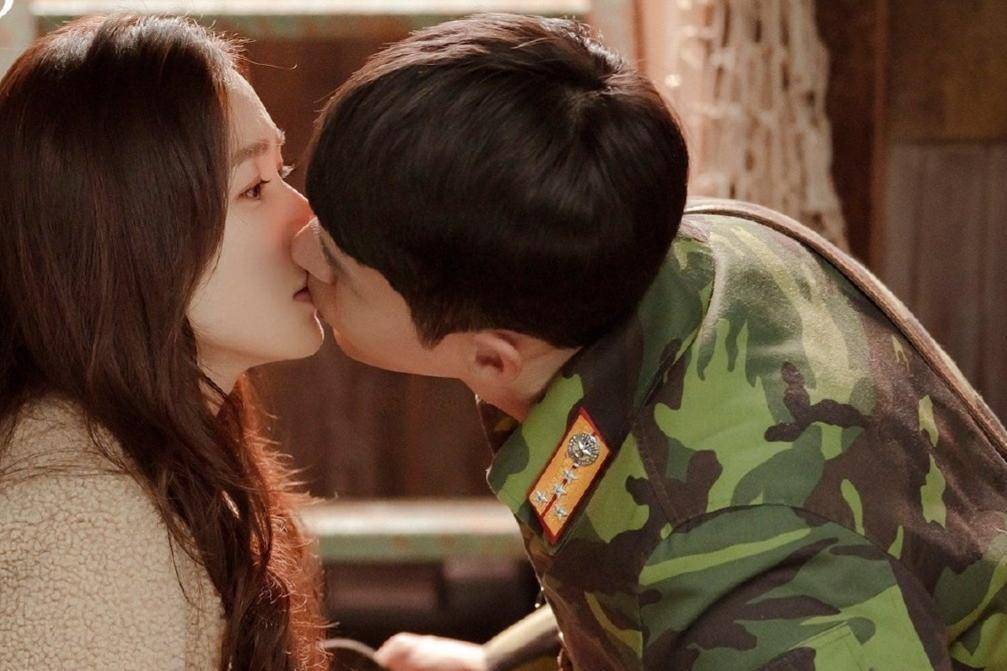 玄彬孙艺珍飞机上拍视频,孙艺珍玄彬被拍照片