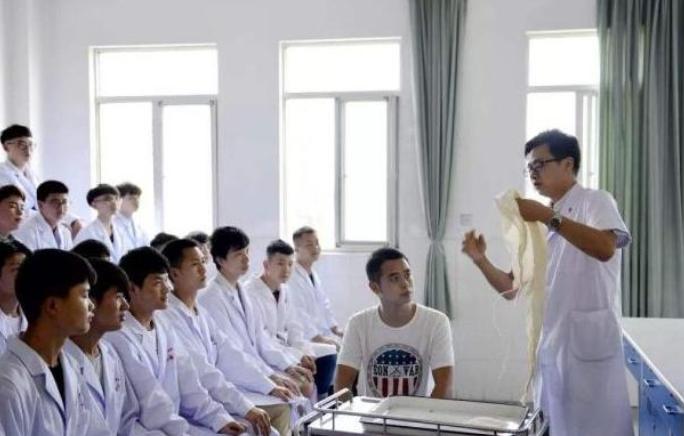 单招医学类好就业的专业有哪些,医学类前景好的十大专业