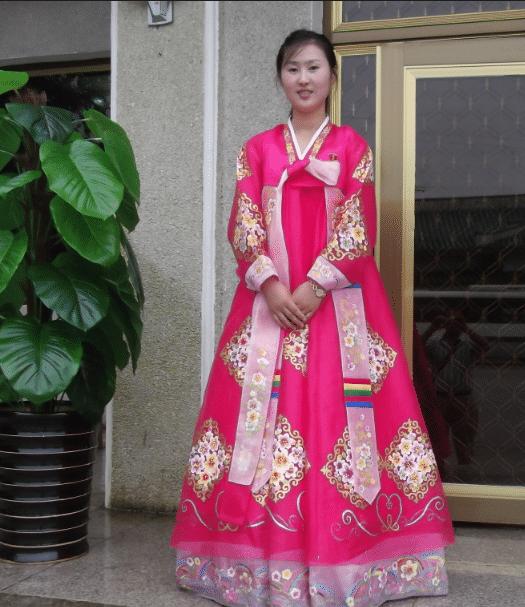 朝鲜女生长相特点,朝鲜女孩的模样