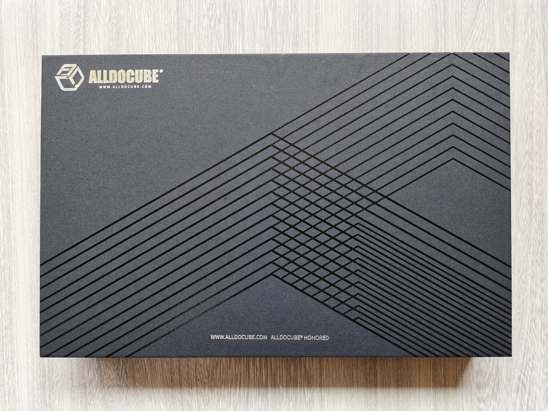 酷比魔方iplay20和小米平板4,699元至799元大屏手机