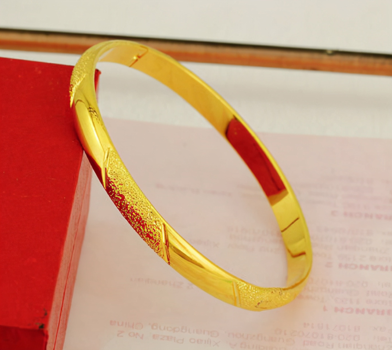 光面手镯与古法手镯有什么区别,古法手镯与普通手镯价格相差多少