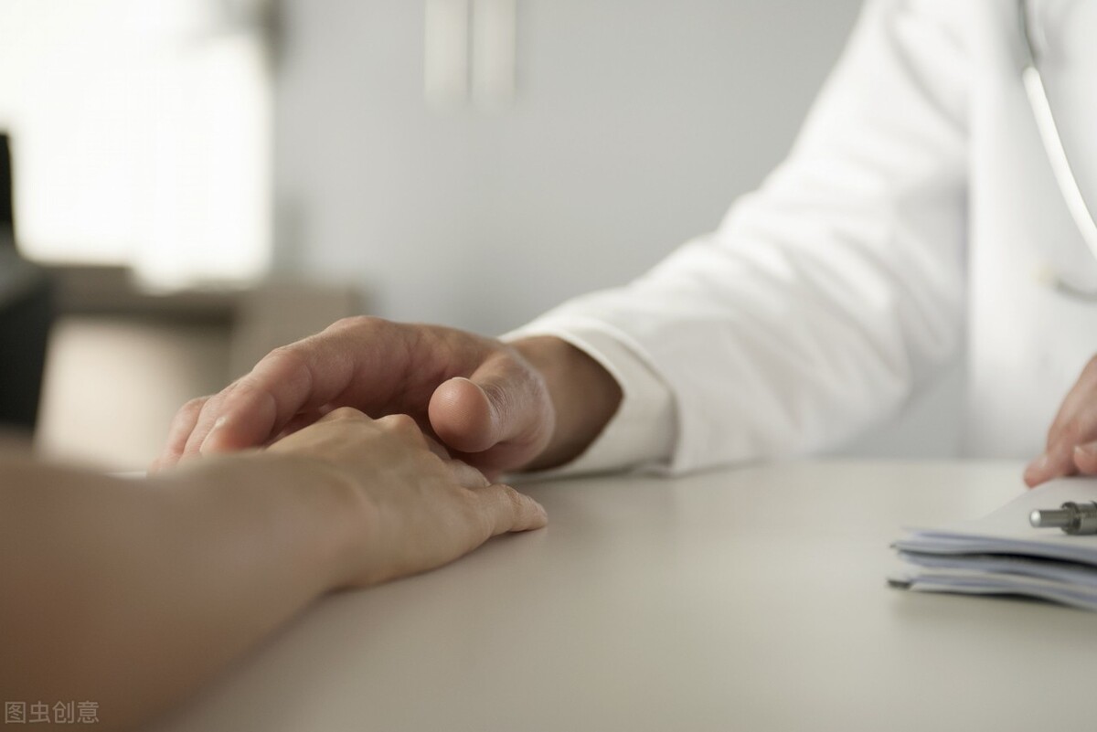 如何劝说精神分裂患者就医,精神分裂症病人家属有何安慰