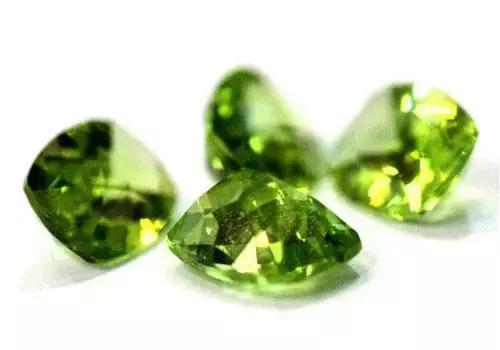 真正的祖母绿,遇见这样的石头千万别扔