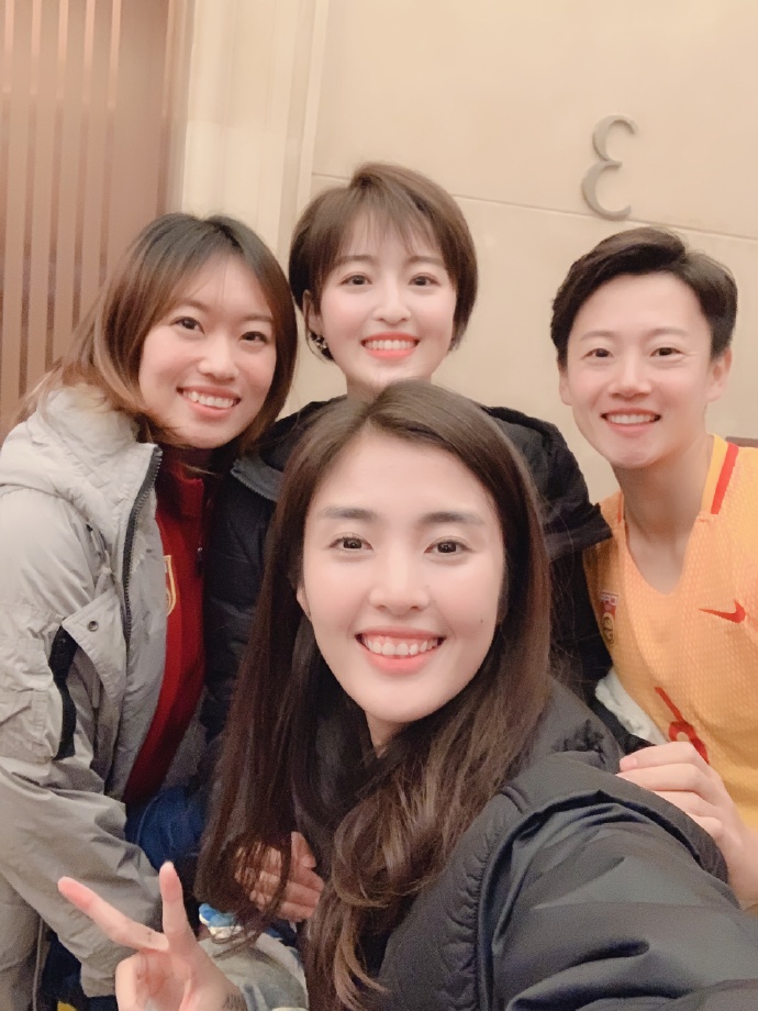 杨茗茗踢球,天下足球杨茗茗去哪儿了