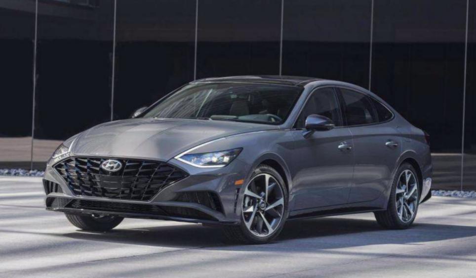 又都开始玩太阳能了?这辆现代到底咋样?