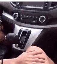 新娘开心的搞笑视频,搞笑gif开心一刻女司机上车