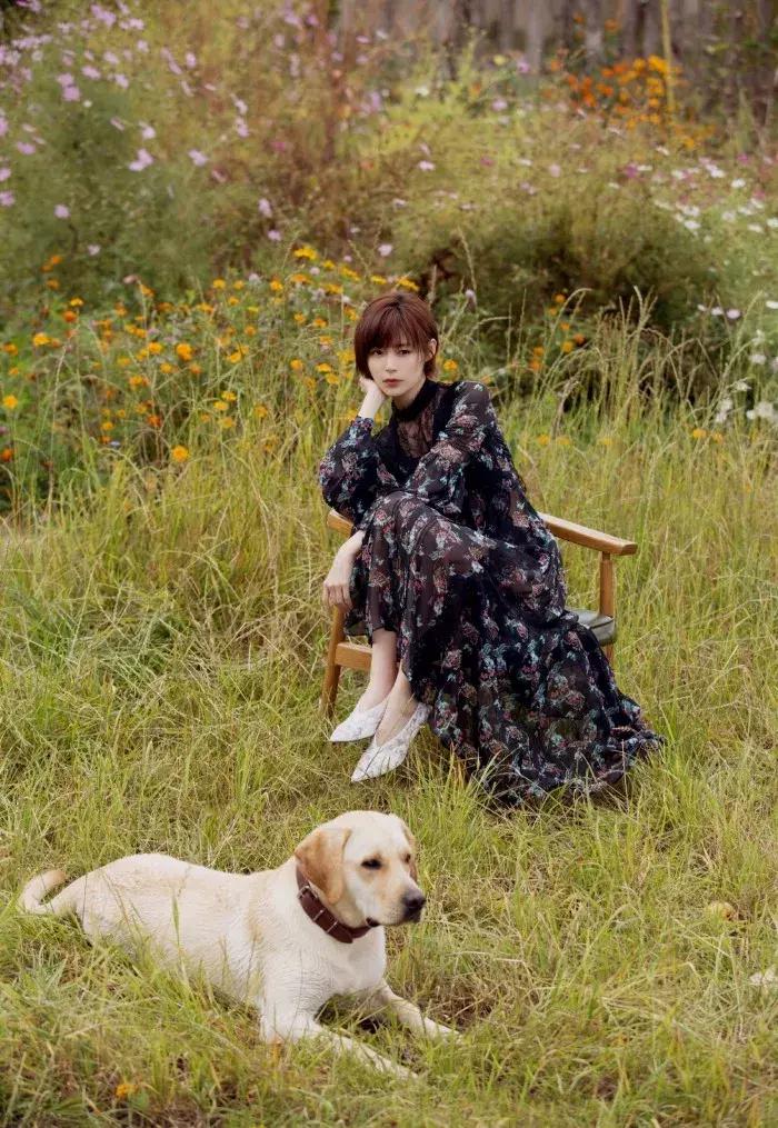 碎发太多怎么扎好看,扎高马尾额头前面碎发太多怎么办