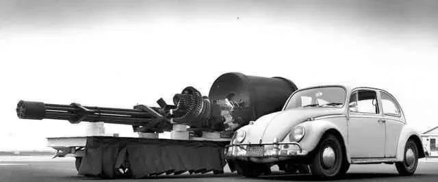 a-10攻击机放在二战是什么水平,a-10攻击机强悍火力化身装甲克星