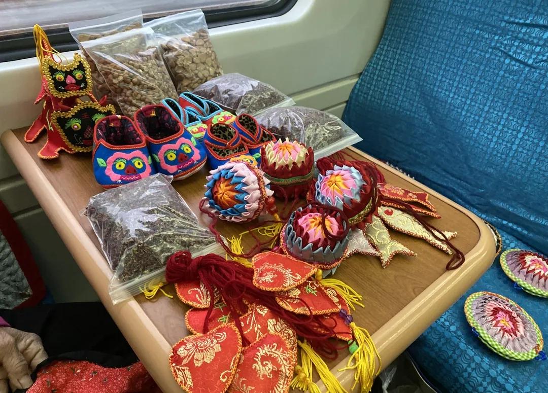 最近网红火车,中国铁路网红火车