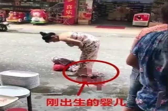 除了产房还能在哪里生孩子？一组图告诉你，大街和海里都可以