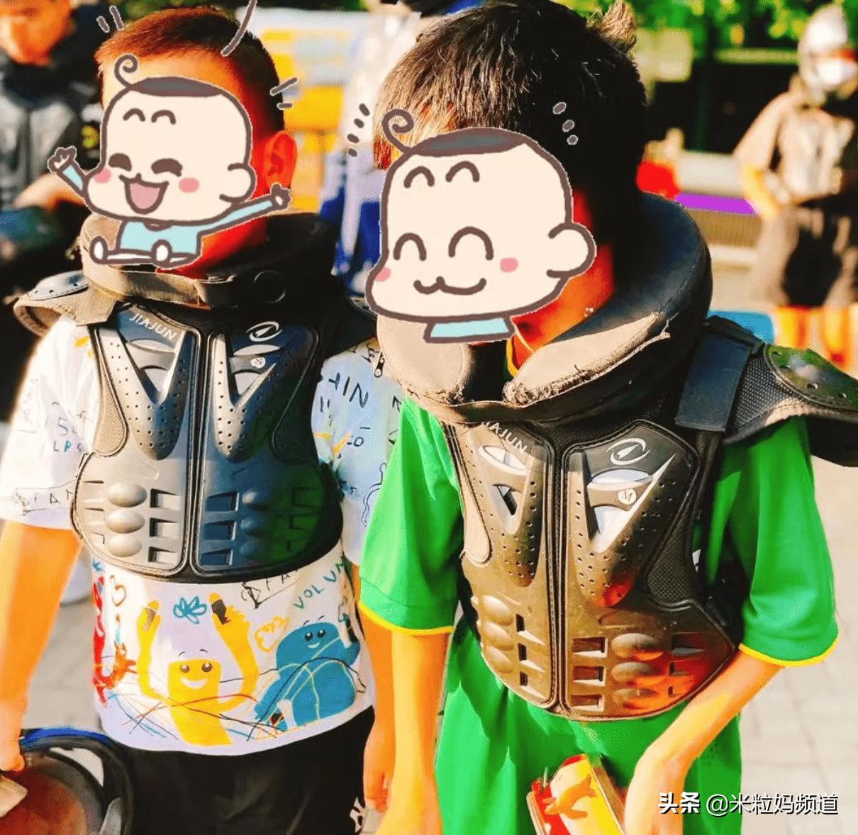 二哈回头不是拆家就是拆房,二哈不是在拆家就是在拆家的路上