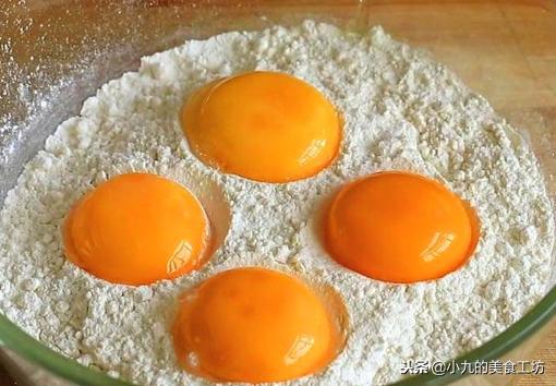 1碗面粉4个鸡蛋，2分钟教你做铜锣烧，不和面不揉面，做法超简单