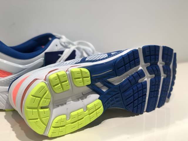 亚瑟士顶级缓震跑鞋有哪几个系列,亚瑟士跑鞋gel系列区别