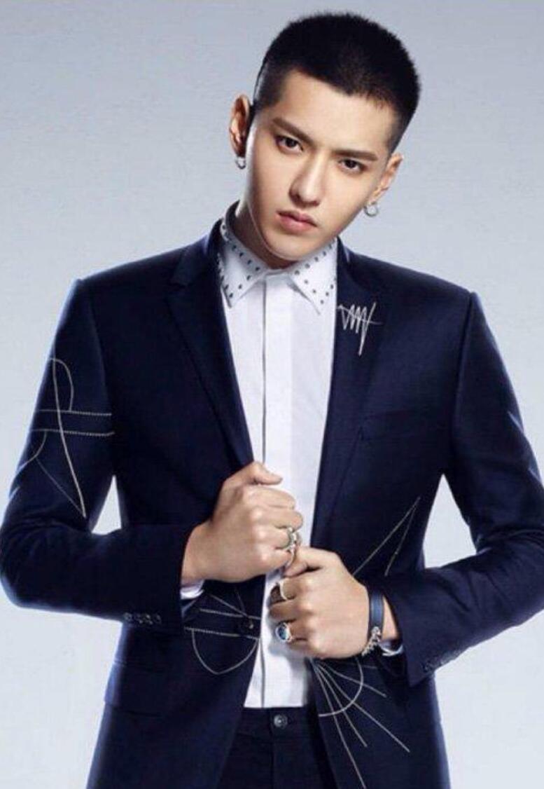 短发寸头男生帅气发型,青年发型图片男生短发帅气