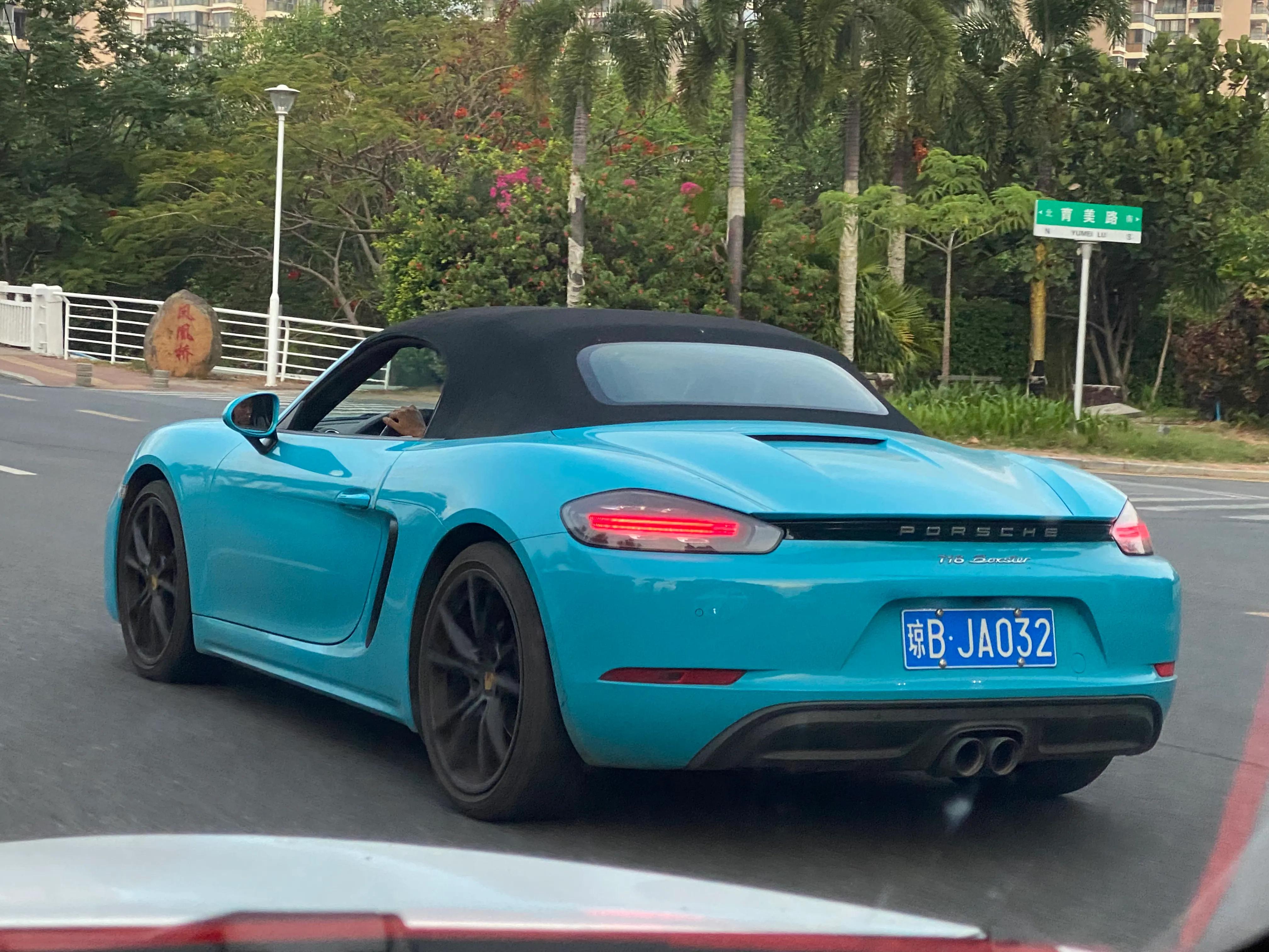 海南三亚敞篷跑车,三亚性价比最高的四座敞篷跑车