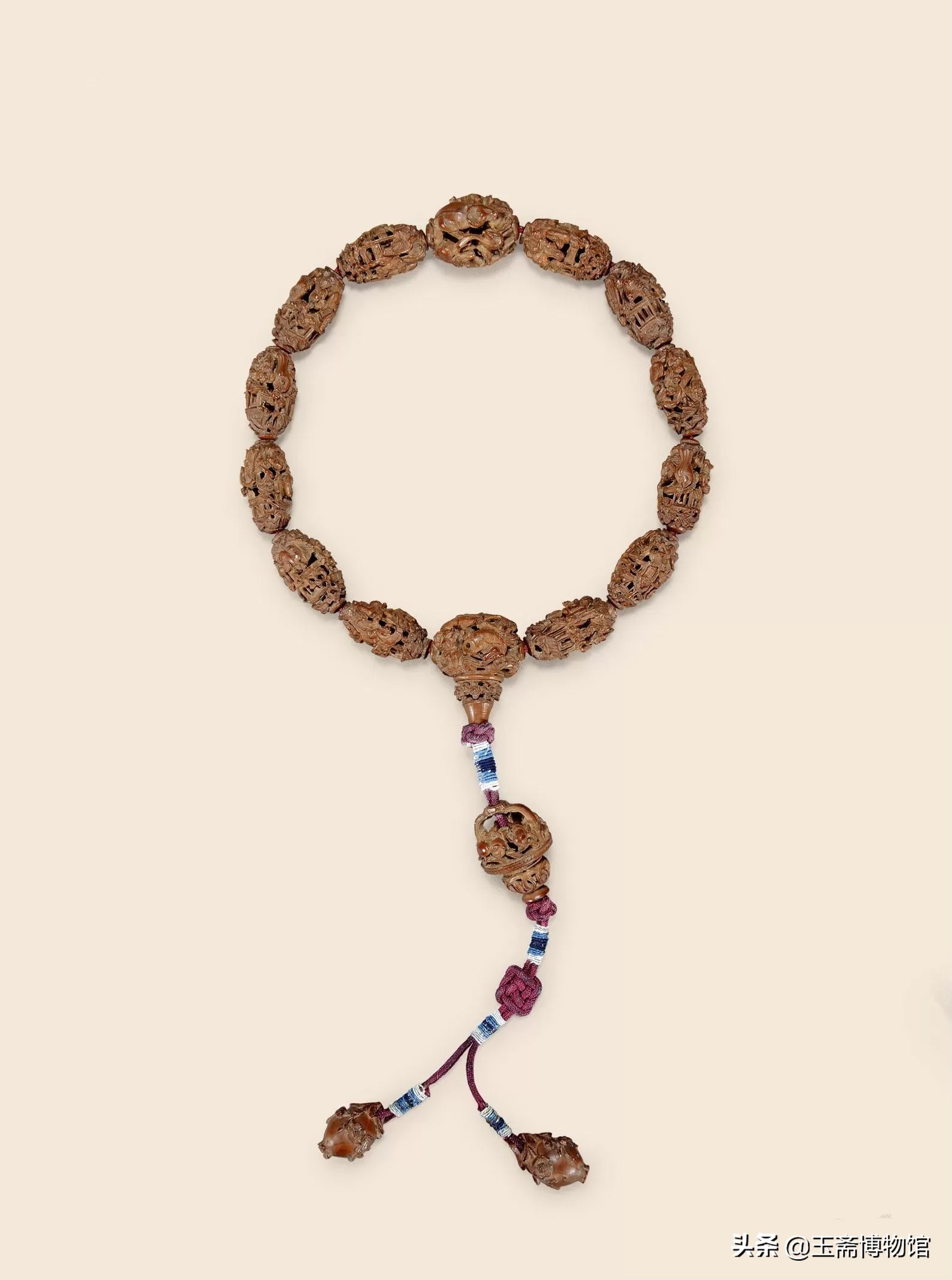 微雕正圆十二金钗核雕,核雕大师微雕作品