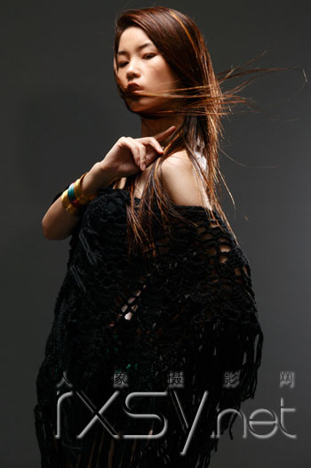 女士写真常用的美姿,教你轻松拍出美到爆的照片