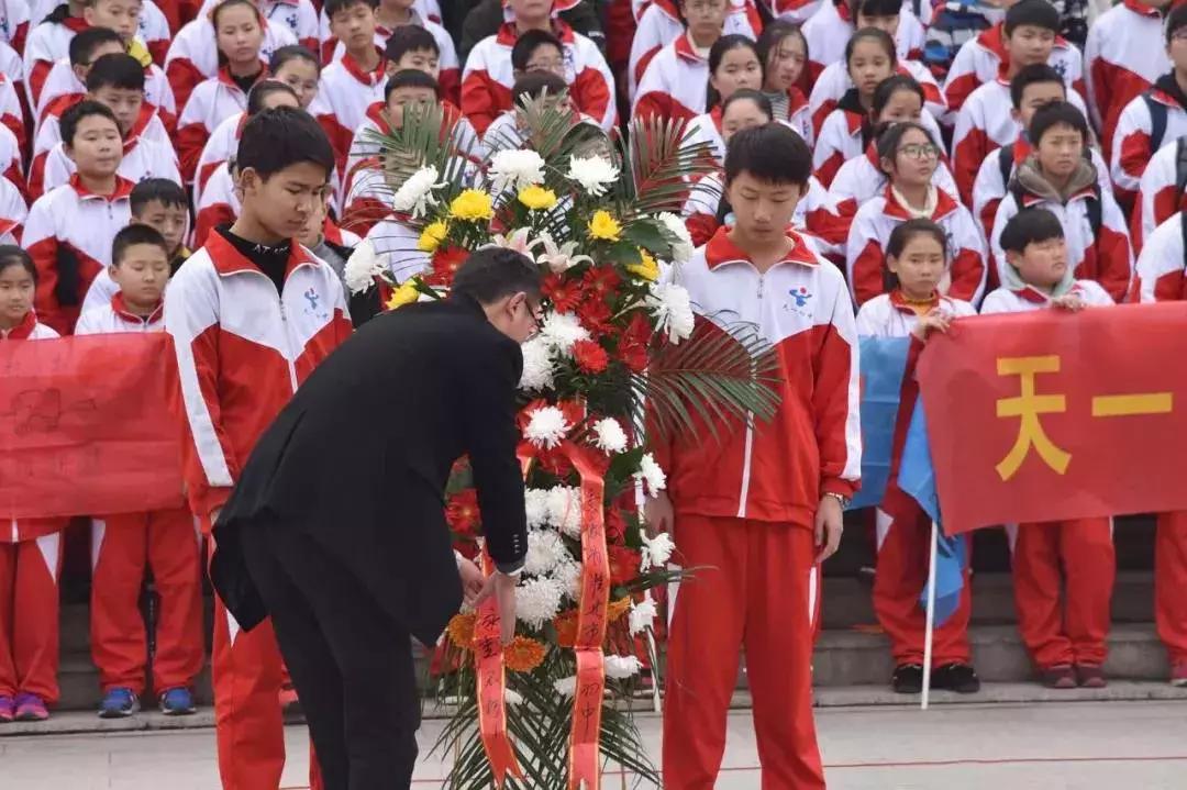 缅怀先烈不忘国耻：安徽淮北天一1300名学生赴台儿庄红色研学游