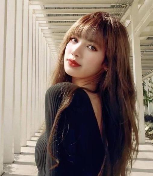 加拿大鹅好看的款,一万多的加拿大鹅羽绒服