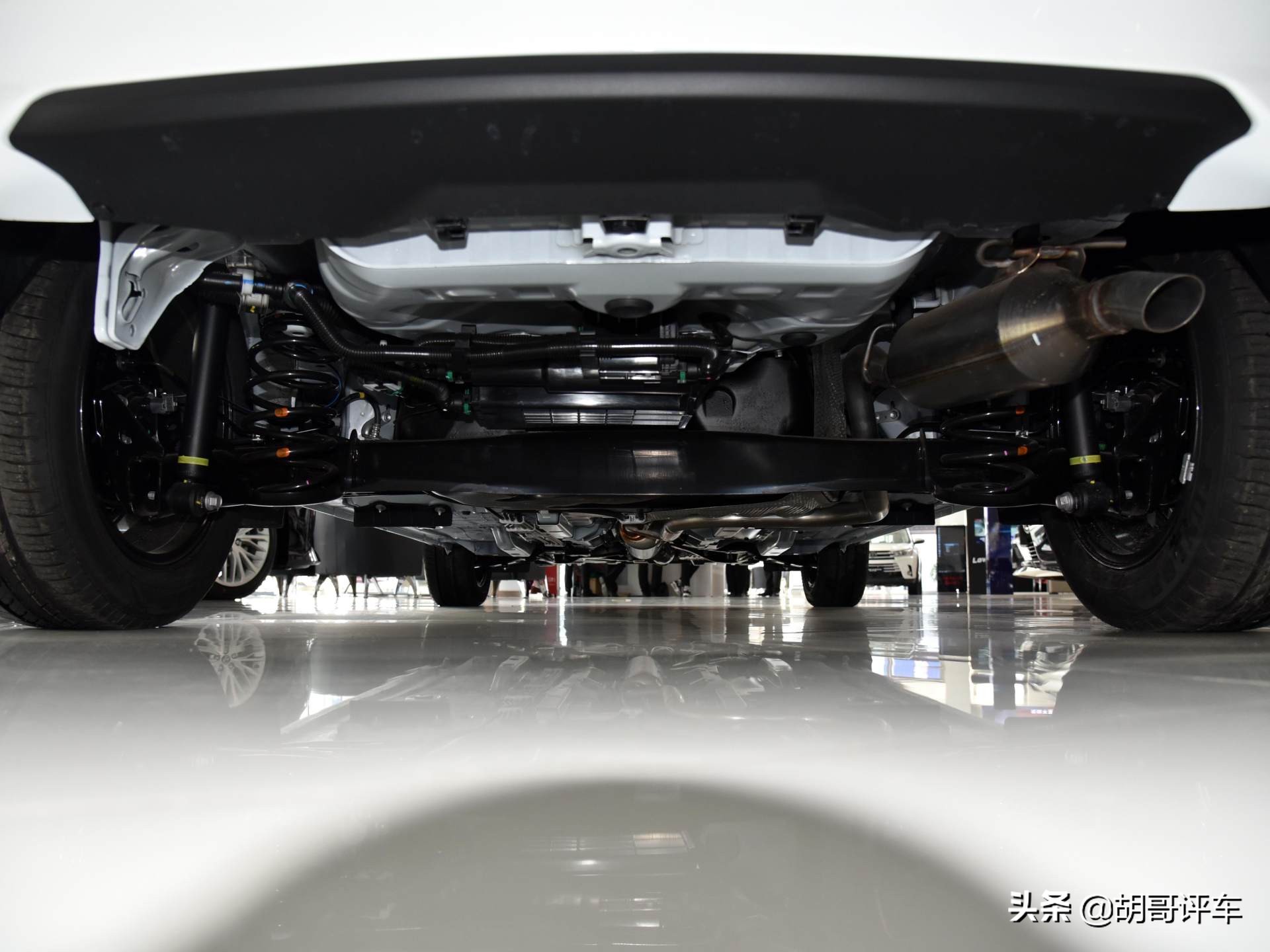 除了飞度,它也是合资实惠小车,带你看丰田YARiSL致炫