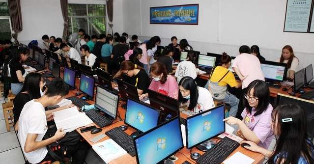 高考志愿填报失误能去申请更改吗,小升初信息填报错误如何修改