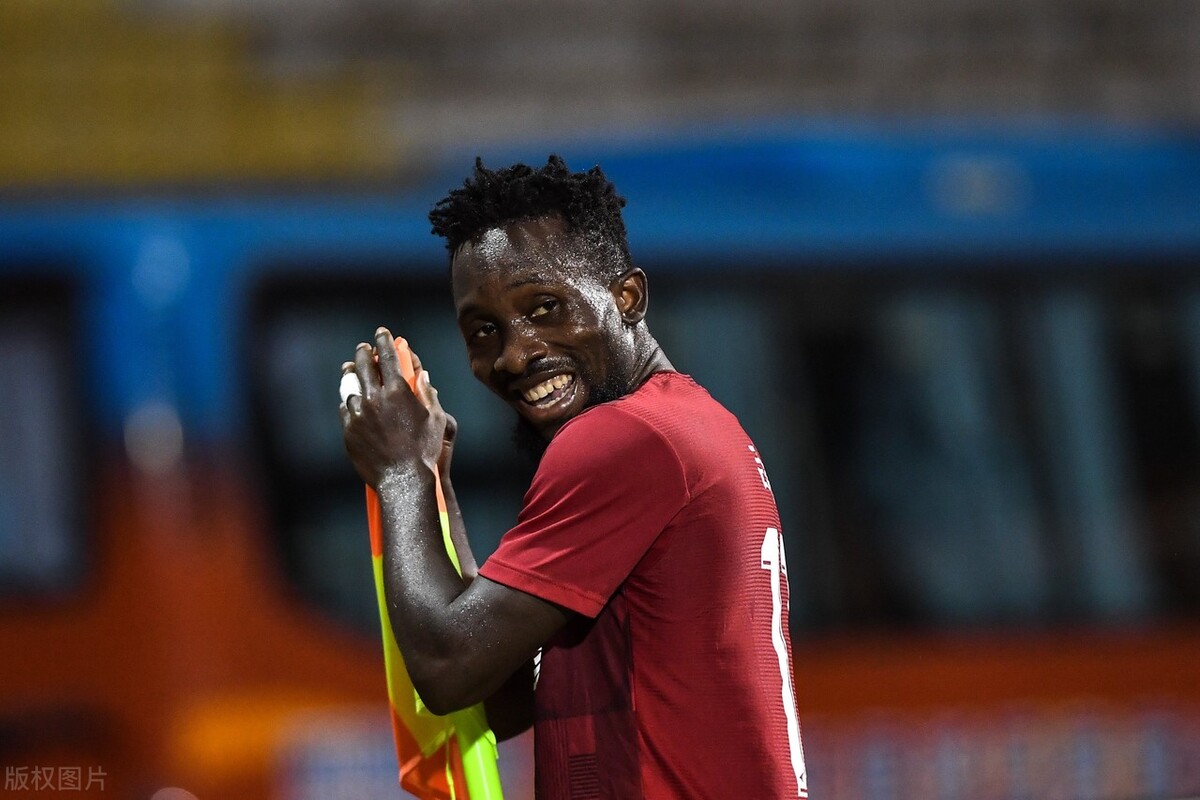 梅州客家联赛八连胜,梅州客家战胜蓉城球队