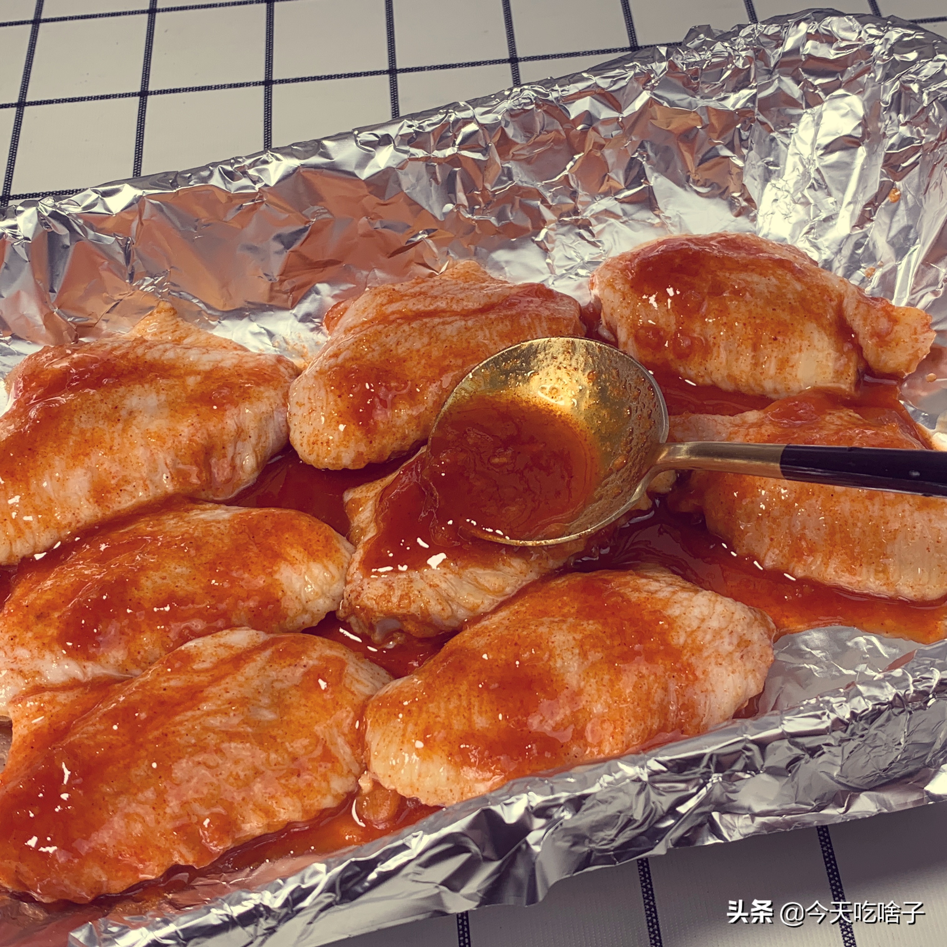 自制肯德基新奥尔良烤鸡翅,肯德基烤鸡翅的正确做法