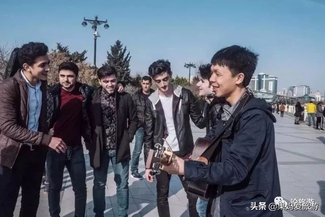 三个95后开五菱车,95后开着面包车环游世界