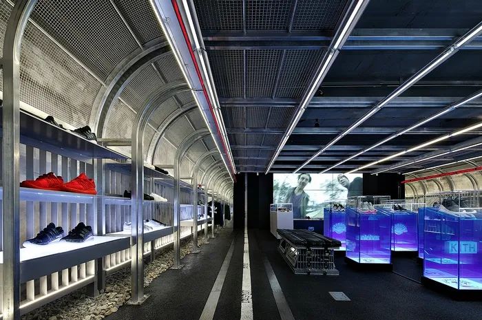 阿迪达斯专柜展示设计分析,阿迪达斯商业设计