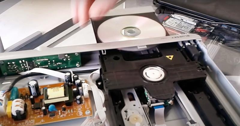 BLUESKYDV665影碟机，光盘托架不出仓维修，注意检查顺序和手法