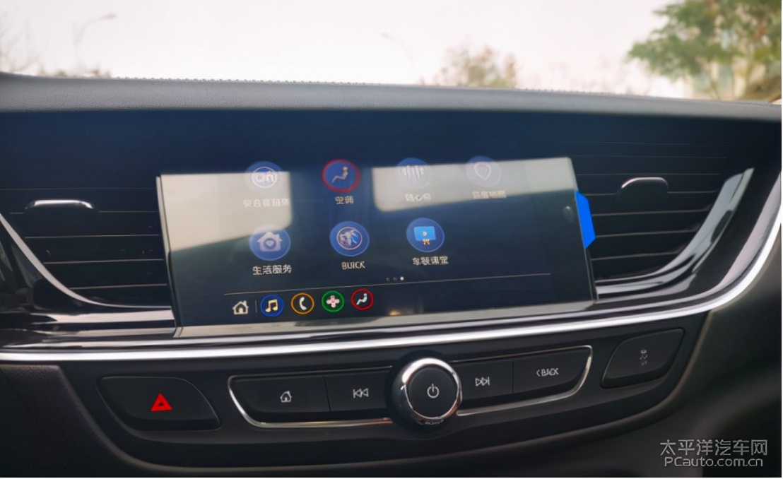 忽如一夜秋风来的下一句,,忽如一夜春风来千树万树梨花开