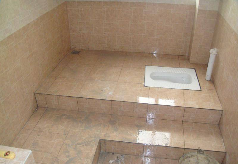 装修好卫生间马桶移位方法,马桶移位器和蹲坑移位器一样吗