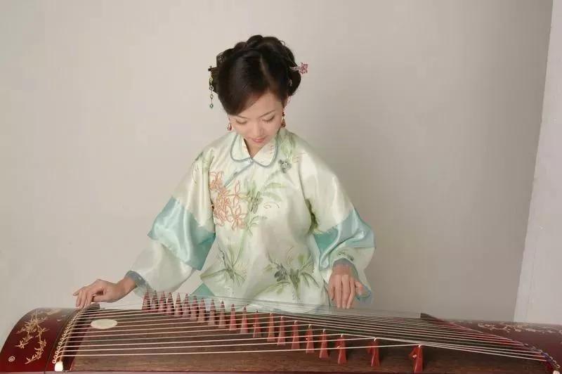 二手古筝需要注意哪些,买古筝注意事项及禁忌
