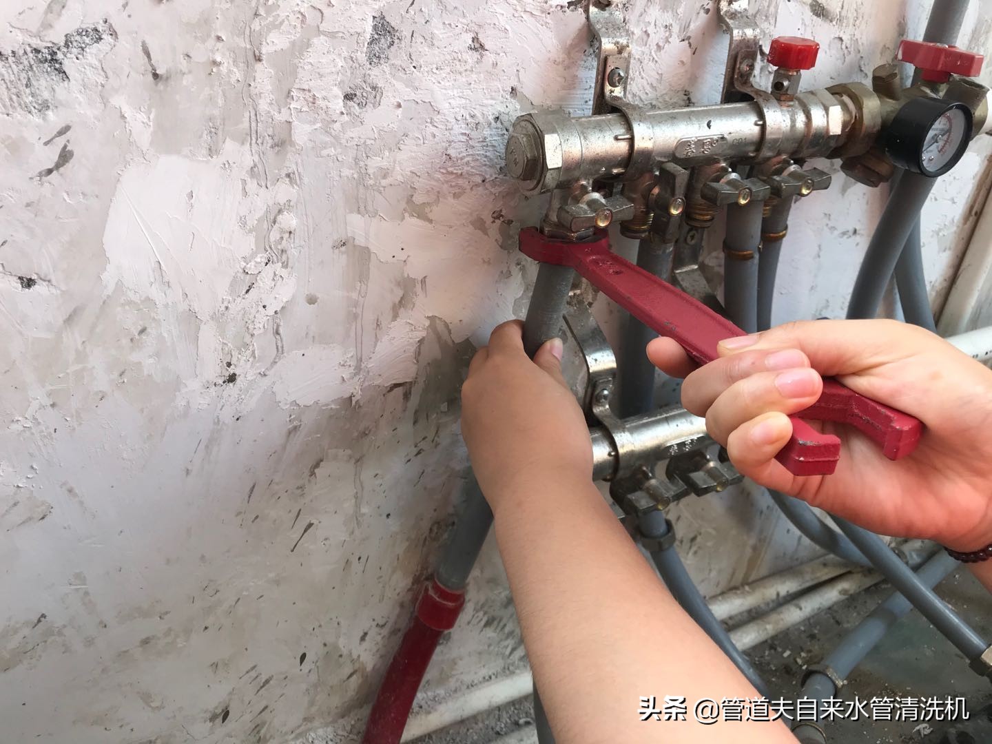 海绵弹清洗地暖详细操作步骤