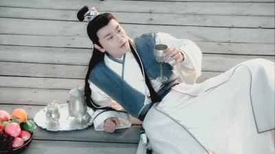 富家千金沦为打工者,富家公子堕落成乞丐