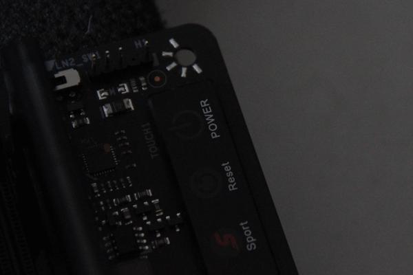 开关上0和1哪个是开关,开关0和1打到哪个位置是开