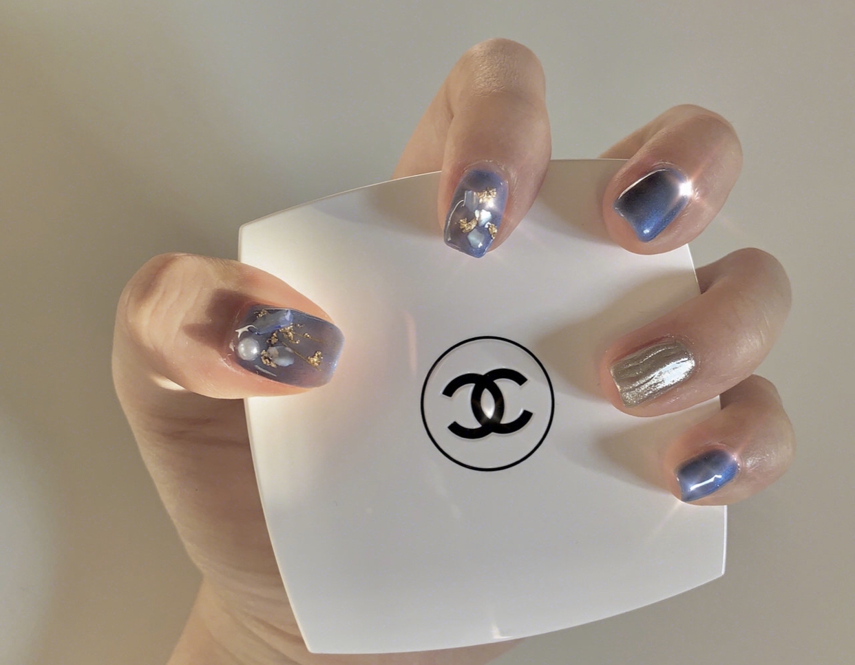 晕染蓝色美甲教程,仙气美甲晕染款式